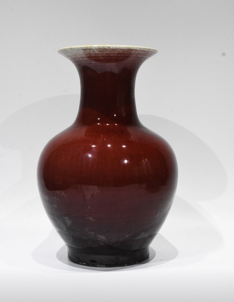 古玩陶瓷紅釉撇口瓶真品鑒賞圖