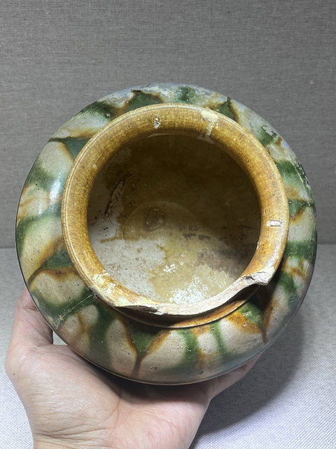 古玩陶瓷唐代三彩三足爐真品鑒賞圖