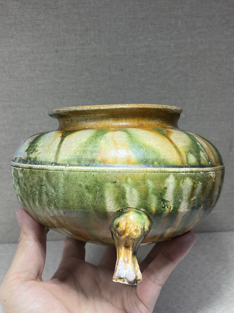 古玩陶瓷唐代三彩三足爐真品鑒賞圖
