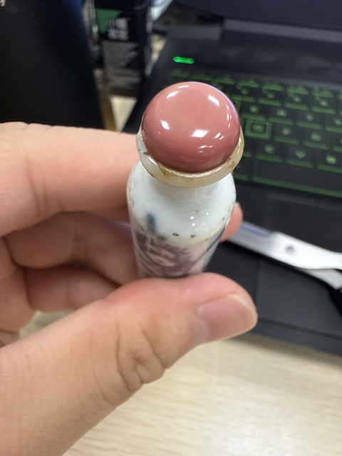 古玩陶瓷花卉紋青花瓶真品鑒賞圖