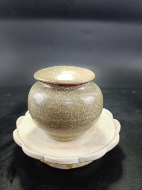 古玩陶瓷【館藏級精品】明代 龍泉窯蓋罐【頂級龍泉青釉】拍賣,當前價格0元