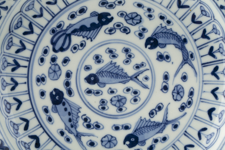 古玩陶瓷清晚·青花魚藻紋花口盤拍賣,當前價格256元