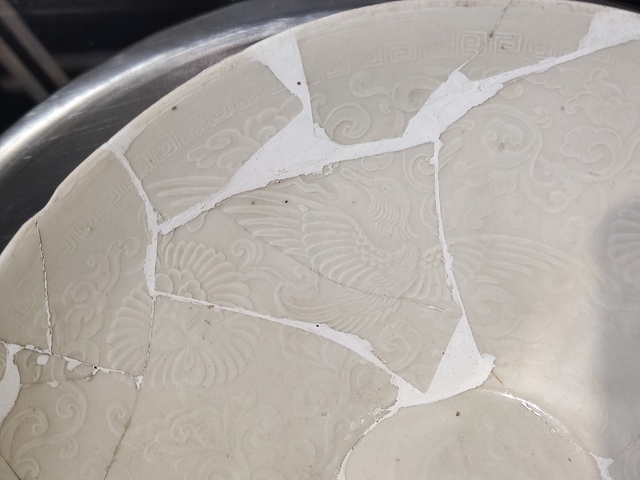 古玩陶瓷定窯印花碗真品鑒賞圖