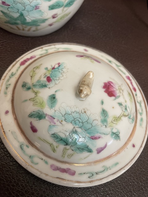 古玩陶瓷粉彩花卉紋四系粥罐真品鑒賞圖