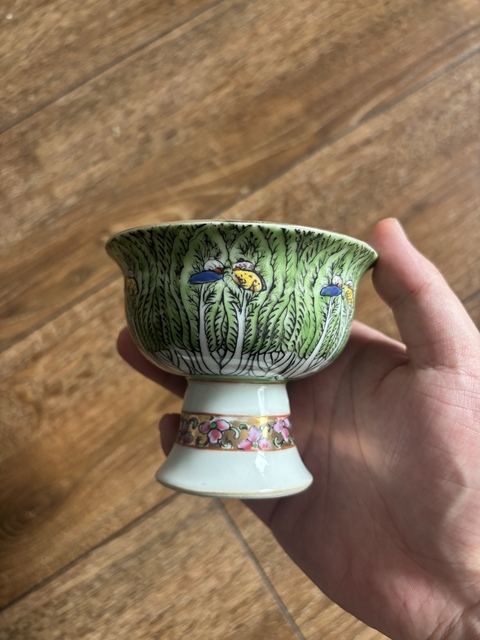 古玩陶瓷廣彩百財蝴蝶紋高足杯真品鑒賞圖