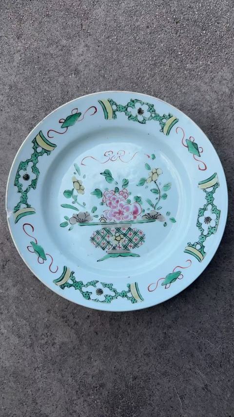 古玩陶瓷粉彩提籃盤真品鑒賞圖