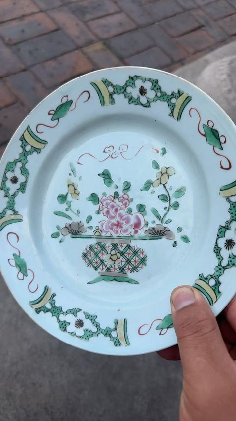 古玩陶瓷粉彩提籃盤真品鑒賞圖
