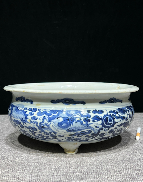 古玩陶瓷清早期 青花龍紋香爐真品鑒賞圖