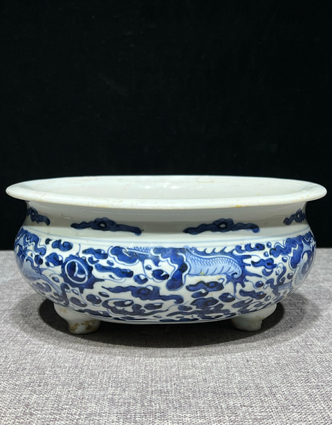 古玩陶瓷清早期 青花龍紋香爐真品鑒賞圖