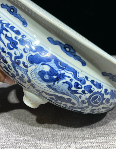 古玩陶瓷清早期 青花龍紋香爐真品鑒賞圖