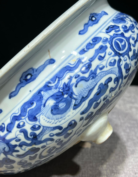 古玩陶瓷清早期 青花龍紋香爐真品鑒賞圖