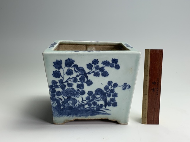 古玩陶瓷清中晚期·青花花鳥紋四方花盆拍賣，當(dāng)前價(jià)格2440元