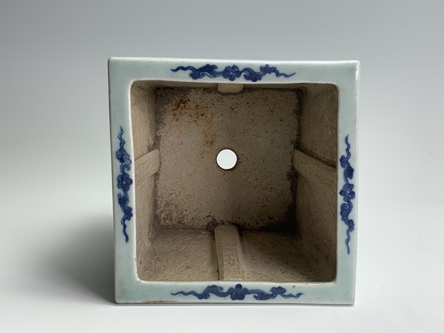 古玩陶瓷清中晚期·青花花鳥紋四方花盆拍賣，當(dāng)前價(jià)格2440元