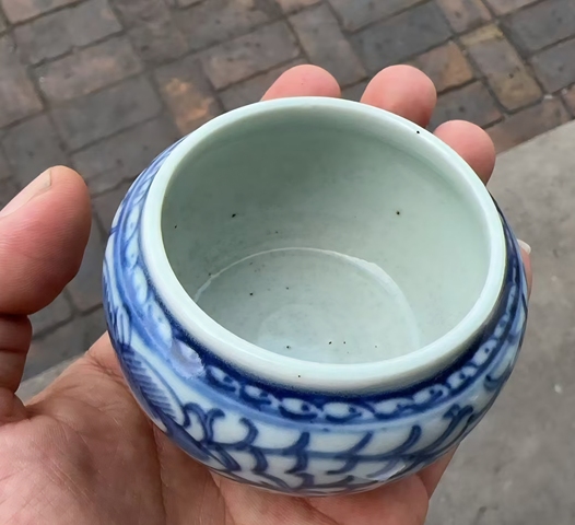 古玩陶瓷花卉紋青花水盂真品鑒賞圖