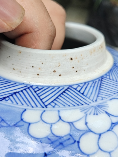 古玩陶瓷青花留白冰梅紋罐真品鑒賞圖