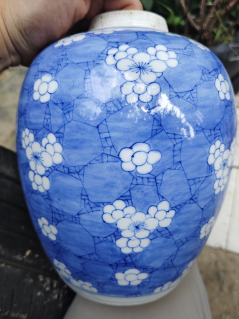 古玩陶瓷青花留白冰梅紋罐真品鑒賞圖