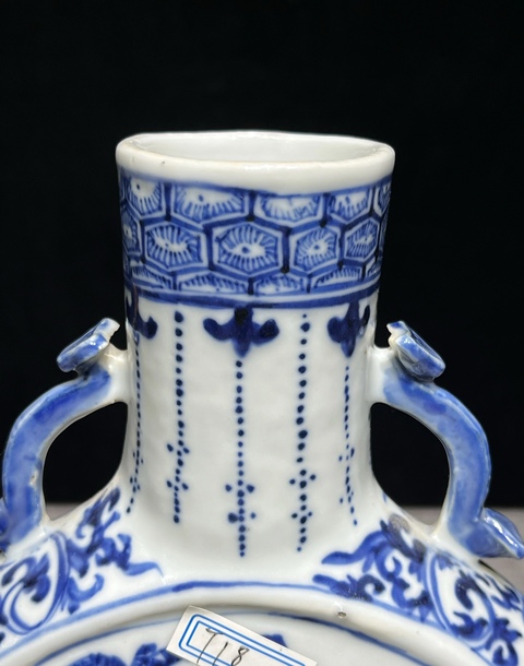 古玩陶瓷山水紋青花抱月瓶真品鑒賞圖