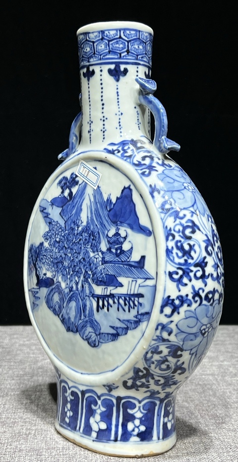 古玩陶瓷山水紋青花抱月瓶真品鑒賞圖