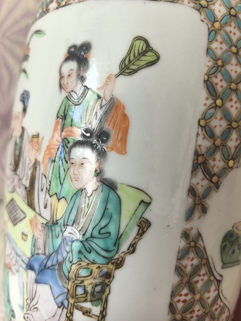 古玩陶瓷五彩人物故事紋獅耳瓶真品鑒賞圖