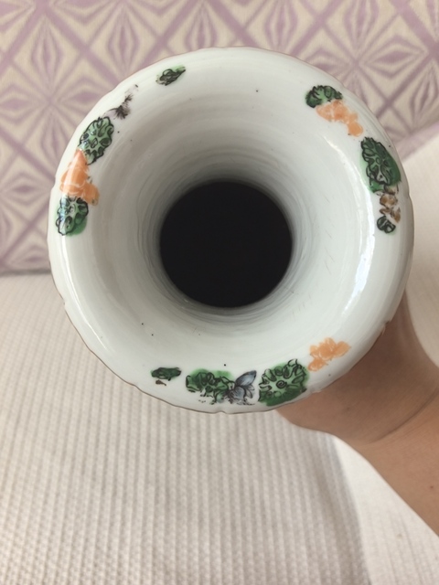 古玩陶瓷五彩人物故事紋獅耳瓶真品鑒賞圖