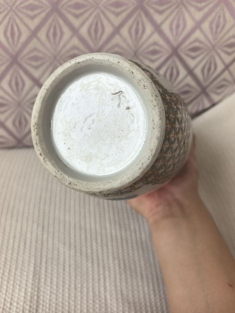 古玩陶瓷五彩人物故事紋獅耳瓶真品鑒賞圖