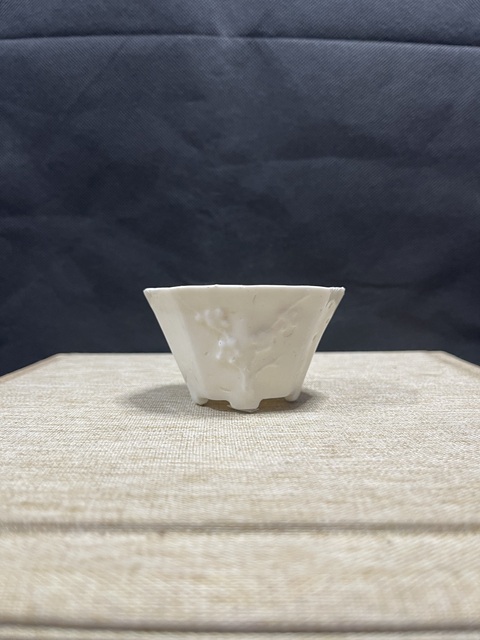 古玩陶瓷晚明德化窯梅花八方杯拍賣,當前價格2680元