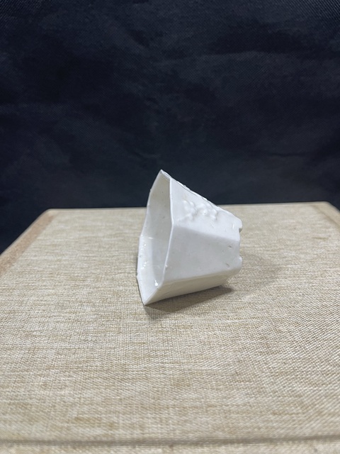 古玩陶瓷晚明德化窯梅花八方杯拍賣,當前價格2680元