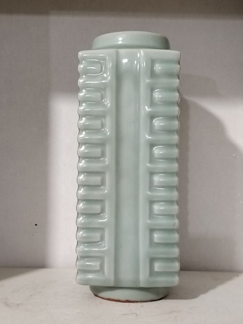 古玩陶瓷龍泉窯琮式瓶真品鑒賞圖