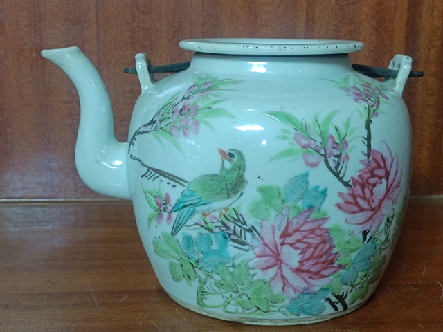 古玩陶瓷清光緒淺絳彩花鳥紋提梁壺真品鑒賞圖