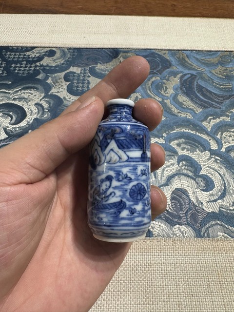 古玩陶瓷清晚期 青花釉里紅鼻煙壺真品鑒賞圖