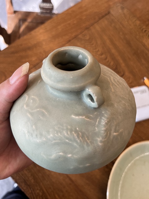 古玩陶瓷龍泉青瓷龍紋水盂真品鑒賞圖