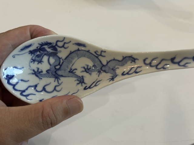 古玩陶瓷青花趕珠五爪龍紋調羹大號勺子拍賣,當前價格1466元