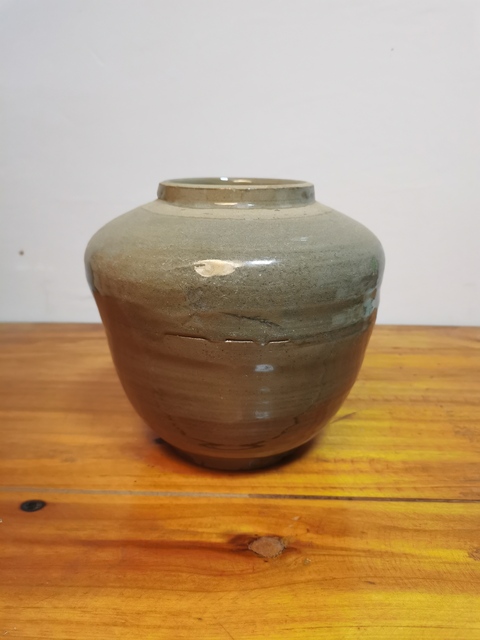古玩陶瓷元明龍泉青瓷罐拍賣,當前價格180元