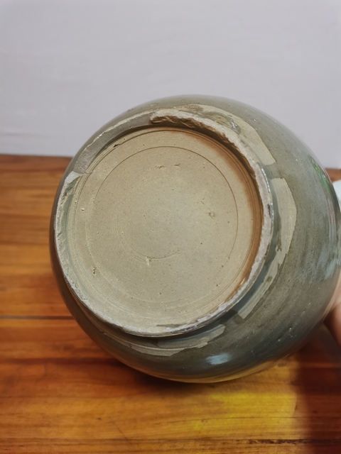 古玩陶瓷元明龍泉青瓷罐拍賣,當前價格180元