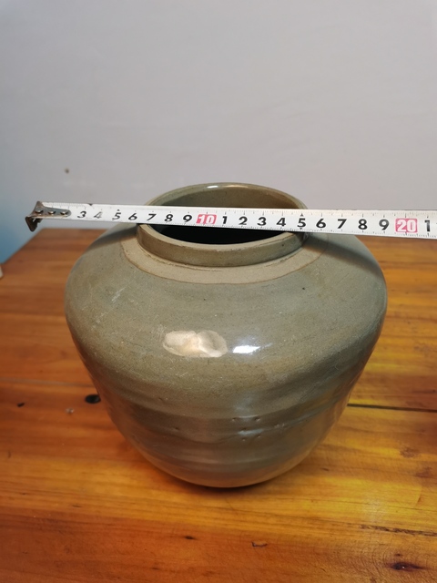 古玩陶瓷元明龍泉青瓷罐拍賣,當前價格180元