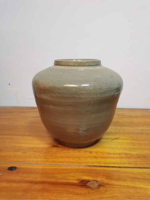 古玩陶瓷元明龍泉青瓷罐拍賣,當前價格180元