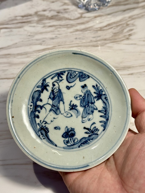 古玩陶瓷人物紋青花盤真品鑒賞圖