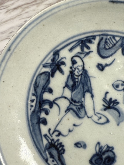 古玩陶瓷人物紋青花盤真品鑒賞圖