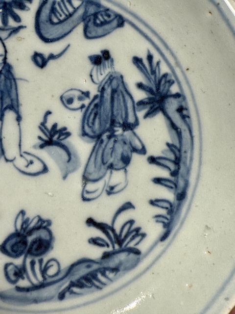 古玩陶瓷人物紋青花盤真品鑒賞圖