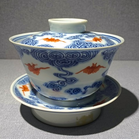 古玩陶瓷青花礬紅洪福齊天紋蓋碗真品鑒賞圖