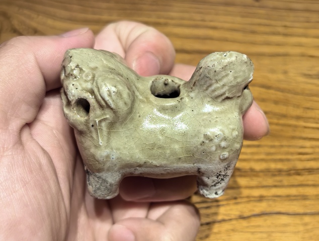 古玩陶瓷明青釉獅子水滴(文房)拍賣,當前價格68元
