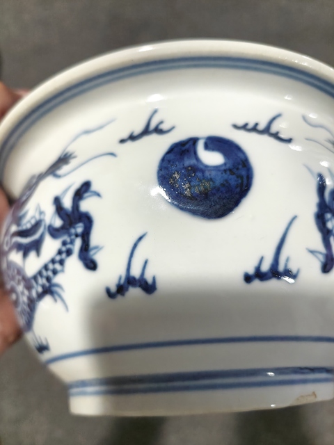 古玩陶瓷龍紋青花香爐真品鑒賞圖