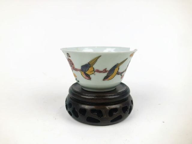 古玩陶瓷清雍正·粉彩喜鵲登梅杯拍賣,當前價格0元