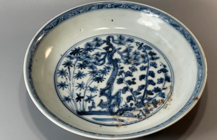 古玩陶瓷青花壽字紋盤真品鑒賞圖