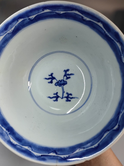古玩陶瓷青花夔龍紋碗真品鑒賞圖