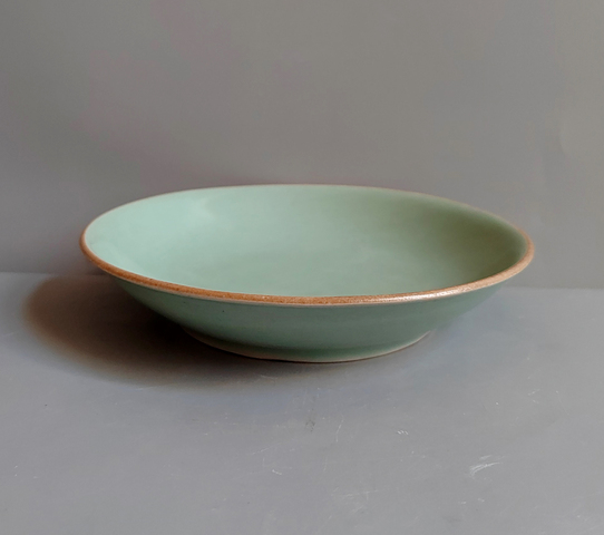 古玩陶瓷清嘉慶豆青釉盤真品鑒賞圖