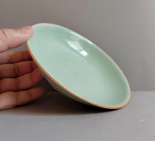 古玩陶瓷清嘉慶豆青釉盤真品鑒賞圖