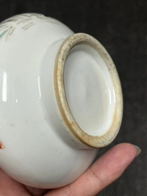 古玩陶瓷粉彩花卉紋小賞瓶真品鑒賞圖