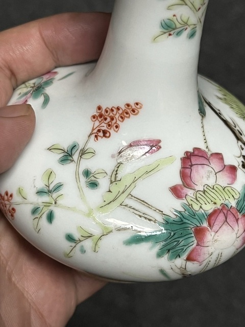 古玩陶瓷粉彩花卉紋小賞瓶真品鑒賞圖