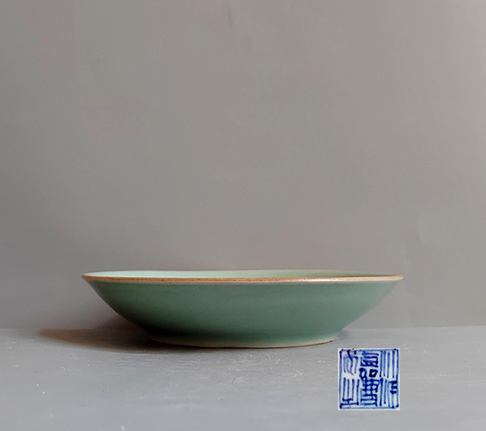 古玩陶瓷清嘉慶豆青釉盤真品鑒賞圖